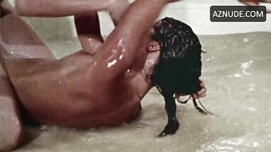 Naked fight of Prison Girls