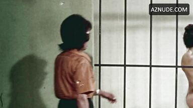 Naked fight of Prison Girls