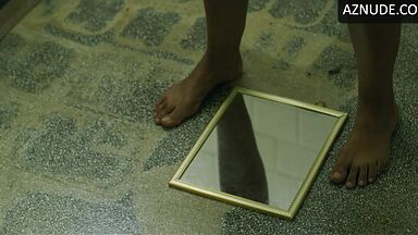 Naruna Costa undressed in Brotherhood