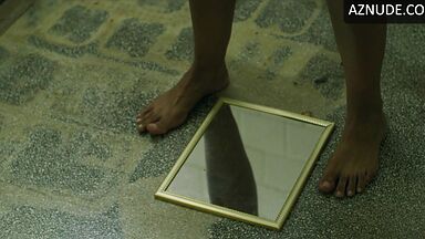 Naruna Costa undressed in Brotherhood