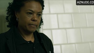 Naruna Costa undressed in Brotherhood