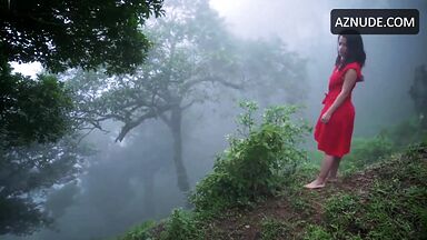 El Jardin De Relojes best scenes