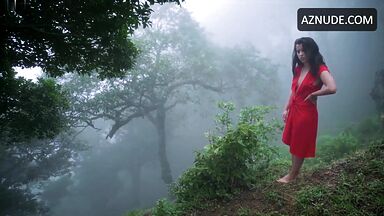 El Jardin De Relojes best scenes