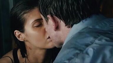 Alexandra Daddario sexy in San Andreas (2015)