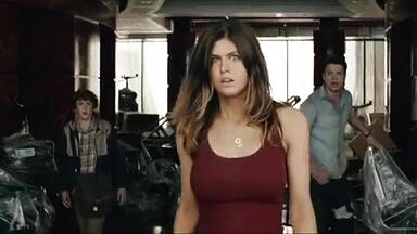 Alexandra Daddario sexy in San Andreas (2015)