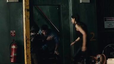 Alexandra Daddario sexy in San Andreas (2015)