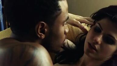Alexandra Daddario sexy in Texas Chainsaw (2013)