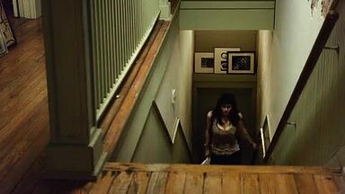 Alexandra Daddario sexy in Texas Chainsaw (2013)