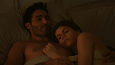 Alexandra Daddario, Kimiko Glenn, Sunita Mani hot in Can You Keep a Secret (2019)