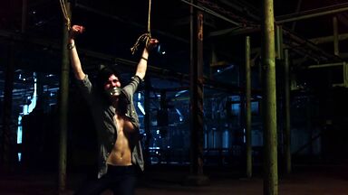 Alexandra Daddario hot Texas Chainsaw 3D (2013)