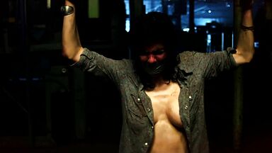 Alexandra Daddario hot Texas Chainsaw 3D (2013)