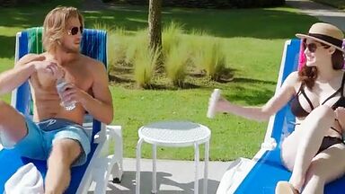 Alexandra Daddario, Kate Upton sexy in The Layover