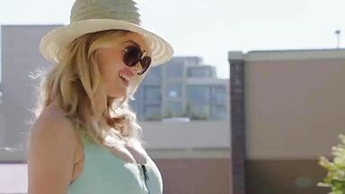 Alexandra Daddario, Kate Upton sexy in The Layover