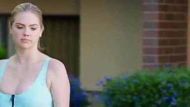 Alexandra Daddario, Kate Upton sexy in The Layover