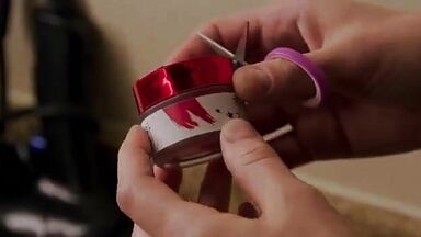 Alexandra Daddario, Kate Upton sexy in The Layover