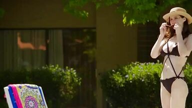 Alexandra Daddario, Kate Upton sexy in The Layover