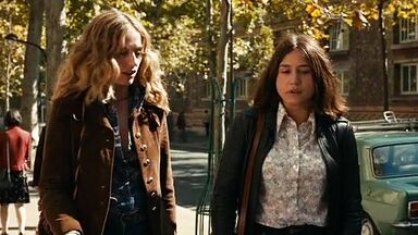 Teen girls in love