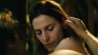 Antje Traue nude in Konig der Raben