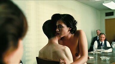 Florence Pugh nude in Oppenheimer