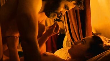 Florence Pugh sexy in Outlaw King (2018)