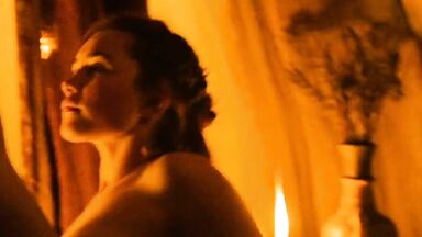 Florence Pugh sexy in Outlaw King (2018)