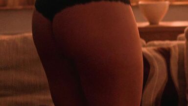 Florence Pugh showing her body