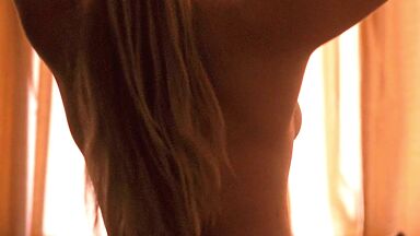 Florence Pugh showing her body