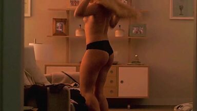 Florence Pugh showing her body