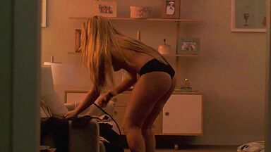 Florence Pugh showing her body