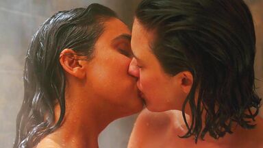 Geraldine Viswanathan And Margaret Qualley