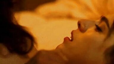 Margaret Qualley And Aubrey Plaza kissing