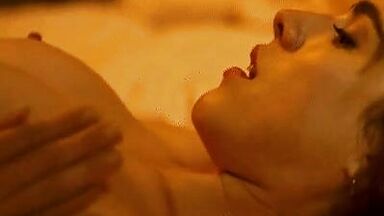 Margaret Qualley And Aubrey Plaza kissing