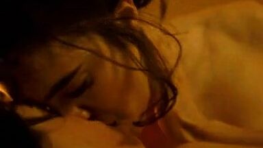 Margaret Qualley And Aubrey Plaza kissing