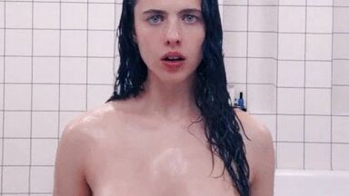 Margaret Qualley naked in The Substance
