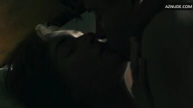Kate Winslet make love with kisses