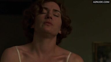 Kate Winslet make love with kisses