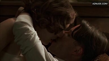 Kate Winslet make love with kisses