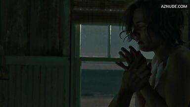 Kate Winslet make love with kisses