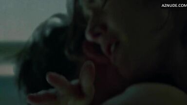 Kate Winslet make love with kisses