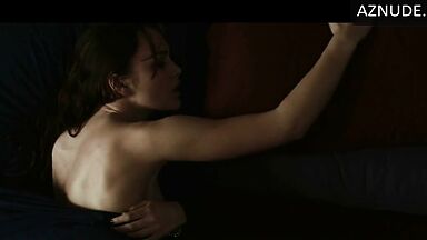 Keira Knightley passionate lovemaking in the bedroom
