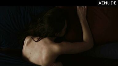 Keira Knightley passionate lovemaking in the bedroom