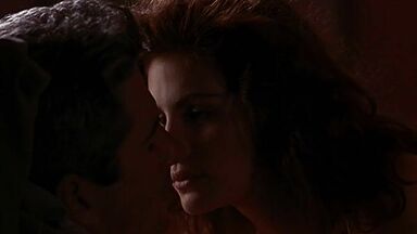 Julia Roberts is sexy and makes love