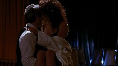 Julia Roberts is sexy and makes love