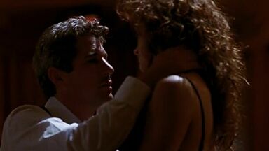 Julia Roberts is sexy and makes love