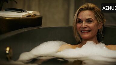 Michelle Pfeiffer looks sexy in the bubble bath