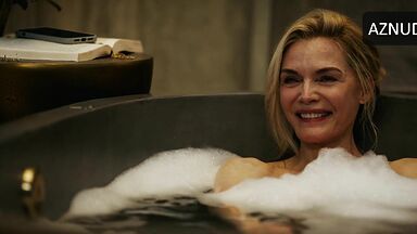 Michelle Pfeiffer looks sexy in the bubble bath