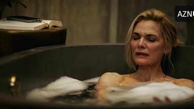 Michelle Pfeiffer looks sexy in the bubble bath
