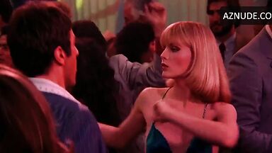 Michelle Pfeiffer dances really well