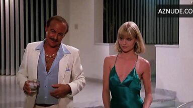 Michelle Pfeiffer dances really well