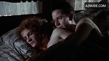 Julia Roberts in a sexy outfit for sex